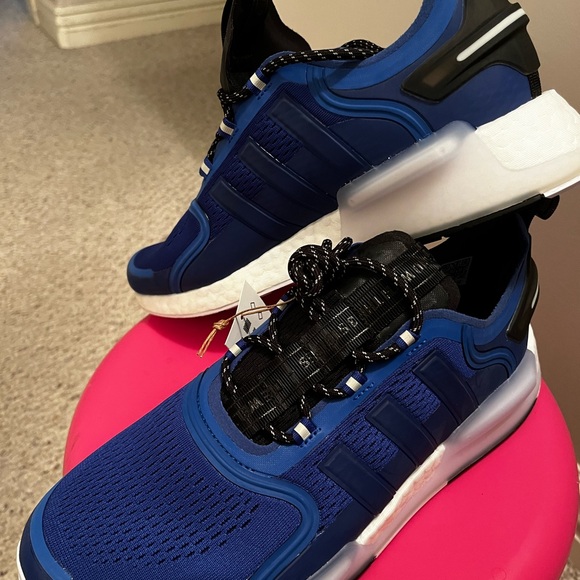 NWT ADIDAS Men’s NMD V3 TEAM ROYAL BLUE / CRYSTAL WHITE - CORE BLACK size 10 - Picture 2 of 16